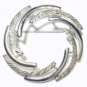 Vintage 1960s Modernist Silver Tone Circle Brooch Signed Sarah Coventry